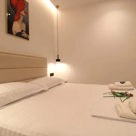 Luxury Reni Risi